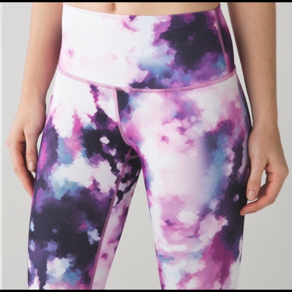 Lululemon Blooming Pixie Crops size 6 *RARE*